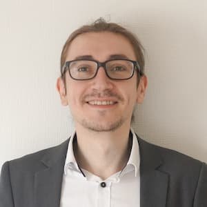 Henri 阿佐ヶ谷校の教室長アンリ先生